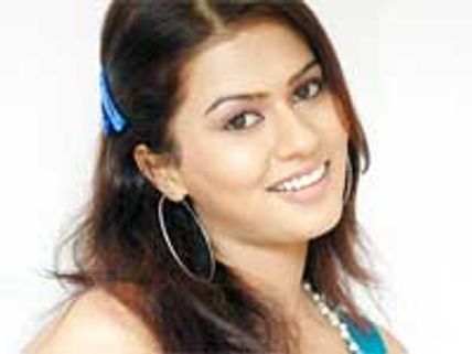 Sharmila Mandre denies dating Tamil actor Arya