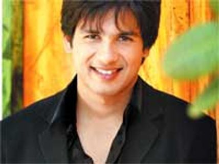 Shahid Kapoor forgets Ken Ghosh