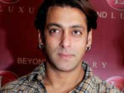 Salman Khan’s bodyguard misleading fans