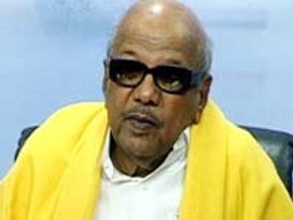 Karunanidhi watches movie Thamizh Padam with his wife
