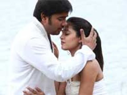 Thamizh Padam - Review