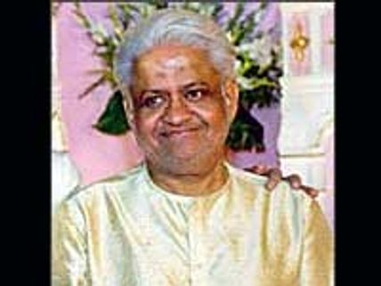 Pyarelal felicitated by Malwa Rangmanch Samiti