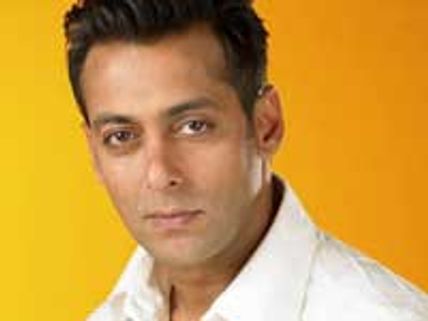 Salman takes part in Mumbai Cyclothon