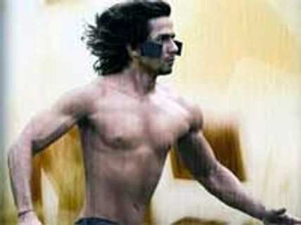 Shahid pays a tribute to the King of Pop