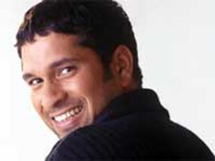 Bollywood congratulates Sachin Tendulkar
