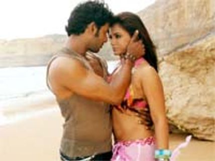 Vishal's Khiladi nearing completion