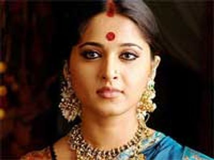 Anushka to play Rudramadevi