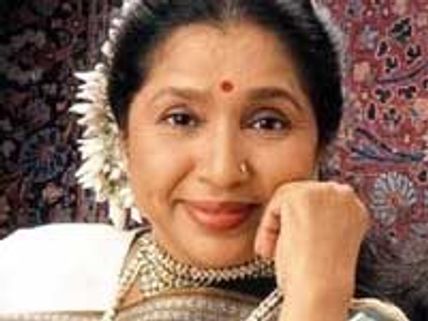 Asha Bhosle humiliates Raj Thackeray