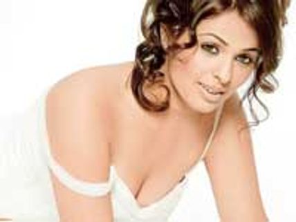 Anjana Sukhani debuts in Telugu