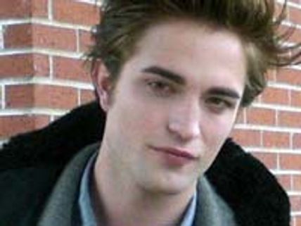 Robert Pattinson loses car in Los Angeles