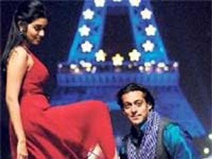 Asin Ready to romance Salman Khan