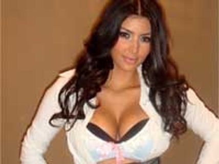 Kim posts her sexy bikini-clad photos on Twitter