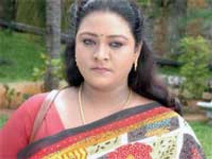 Shakeela does a comedy track in Maguva