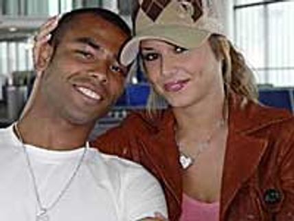 Ashley Cole trying to win back Cheryl