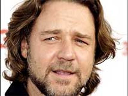 Russell Crowe gets his Hollywood Walk of Fame star