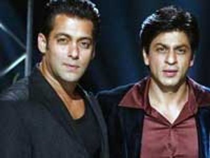 Salman Khan welcomes Shahrukh to his show