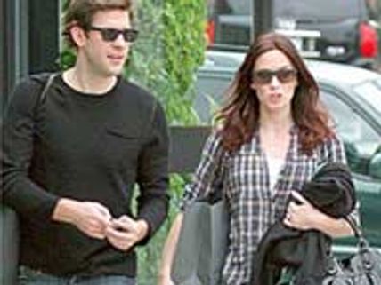 Emily Blunt to wed John Krasinski next month