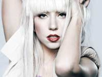 Lady Gaga recording tracks on tour bus