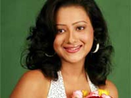 Madalasa Sharma enters Kannada with Darshan's Shourya