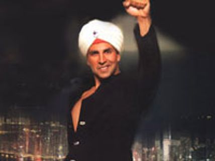 Akshay feels he's nowhere near becoming a superstar