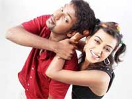 Nagarjuna-Anushka to play camero in Thakita