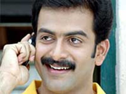 Prithviraj, Padmapriya in Arjunan Sakshi