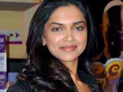 Deepika keeps to her promise in Cannes