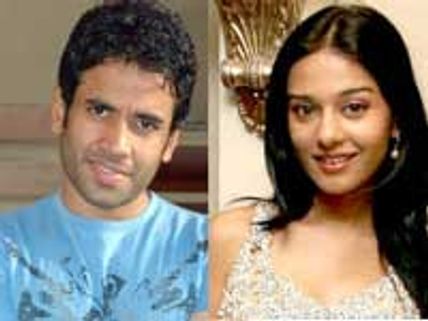 Tusshar, Amrita in Love U... Mr. Kalakaar!
