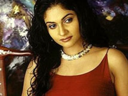 Gracy Singh marries in a moving car