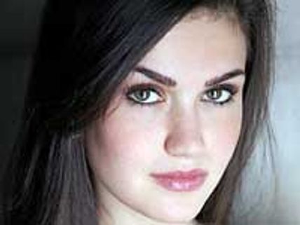 Georgia Warner to go nude on stage for Equus