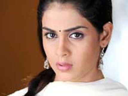 Aascar stopped Genelia from attending IIFA