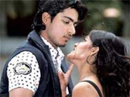 Shankar releases Aridhu Aridhu audio