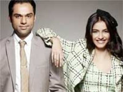 First look of Sonam, Abhay in Aisha unveiled