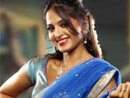 Anushka under fire over her controversial remarks