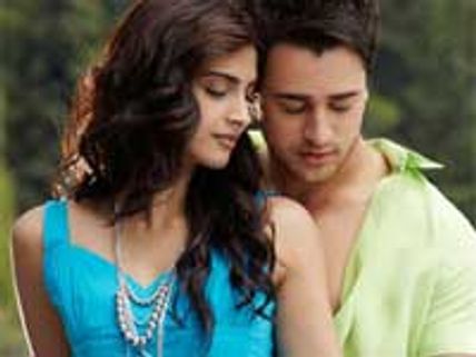 I Hate Luv Storys gets good reviews