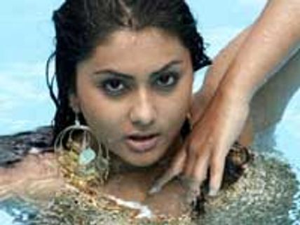 Namitha denies suicide attempt reports
