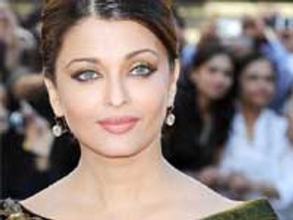 Mani Ratnam's wife to direct Aishwarya