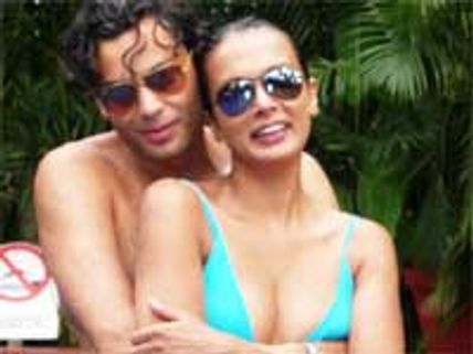 Shocking photos of Viveka-Gautham exposed