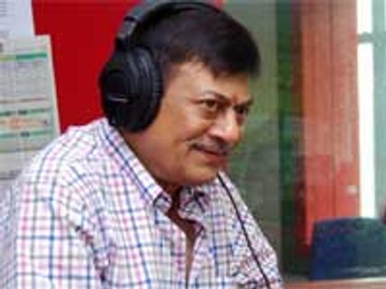 Ananth Nag promotes Eradane Maduve on Radio Mirchi