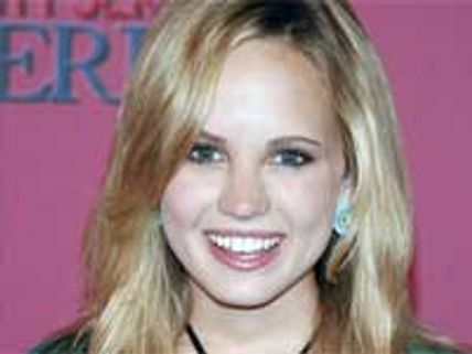 Miley Cyrus dismisses cheating report