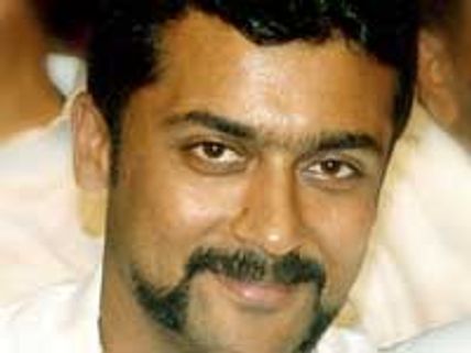 Surya watches Singam with his fans in Bengaluru