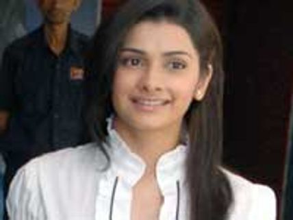 Prachi excited to look like Dimple