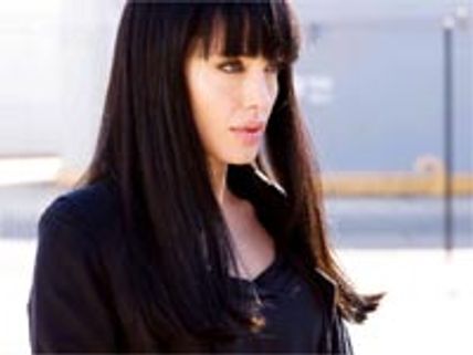 Angelina Jolie joins microblogging site Twitter