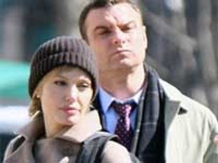 Angelina Jolie works her butt off: Liev Schreiber
