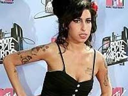 Drunken Amy Winehouse insults King of Zulus