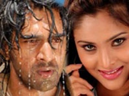 Dhandam Dhashagunam's wooden sets attracts media