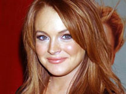 Lindsay Lohan hires new manager