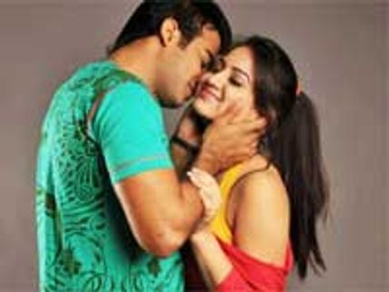 Praneeth Media acquires Adi Nuvve USA rights