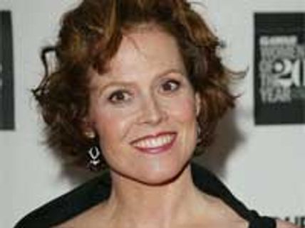 Sigourney Weaver to play stripper on stage