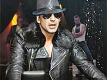 Akshay's free performance for charity